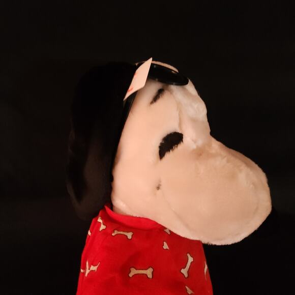 Rare Vintage The World Of Wonder Snoopy Stuffed Toy Figure w/ Red Pajamas Outfit - Picture 8 of 11